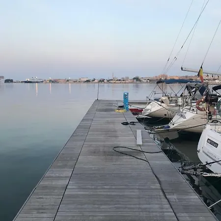 Boat, Sleep & Tour Ehoa *